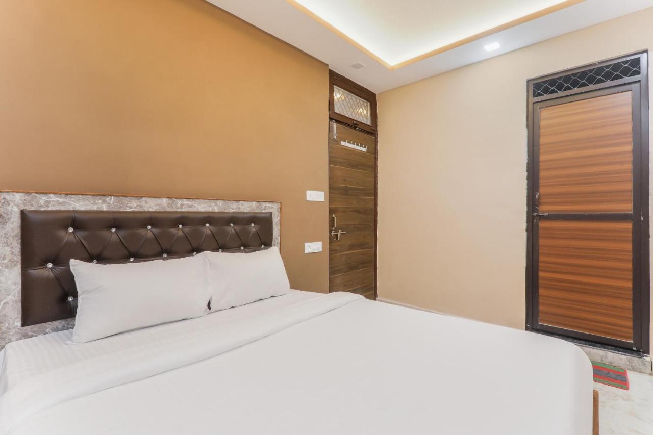 Oyo Tripureswari Guest House Пури Екстериор снимка