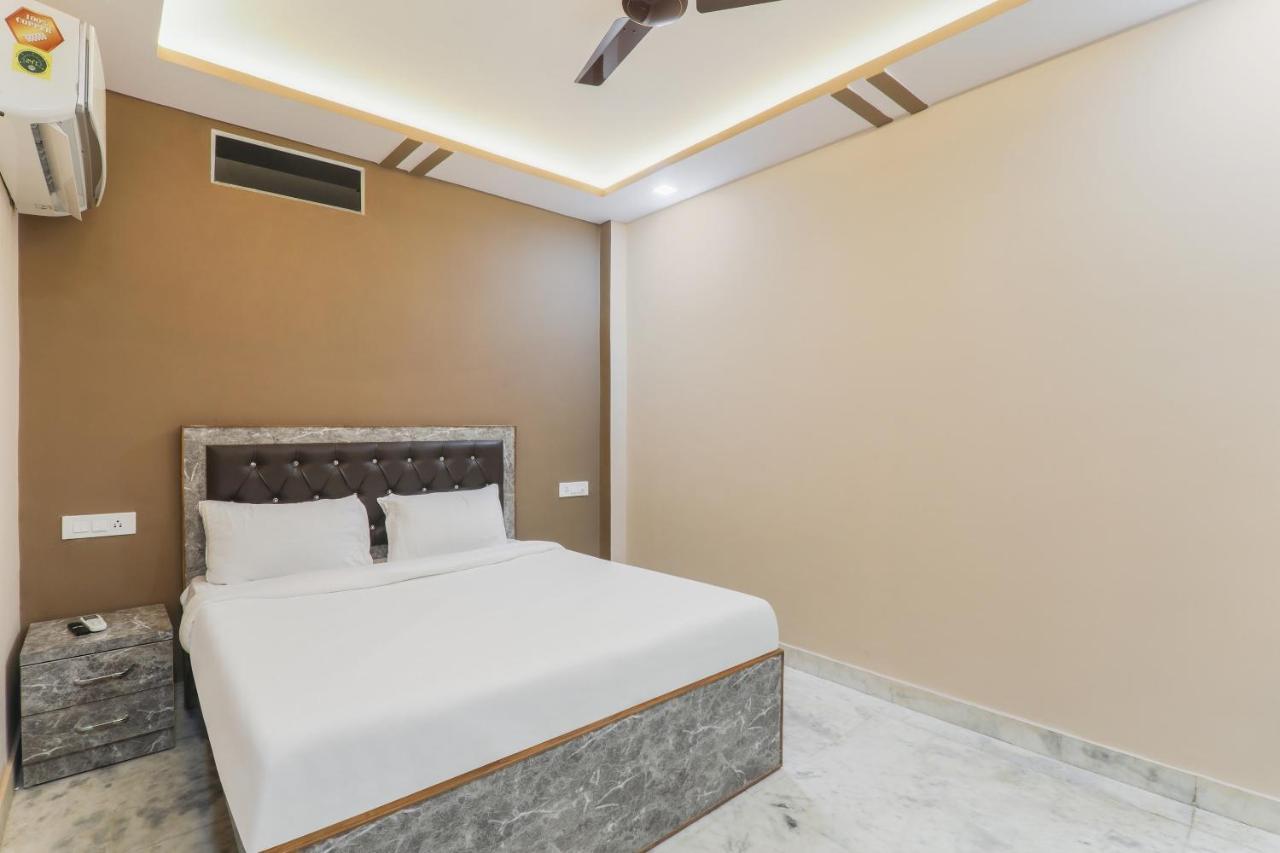 Oyo Tripureswari Guest House Пури Екстериор снимка