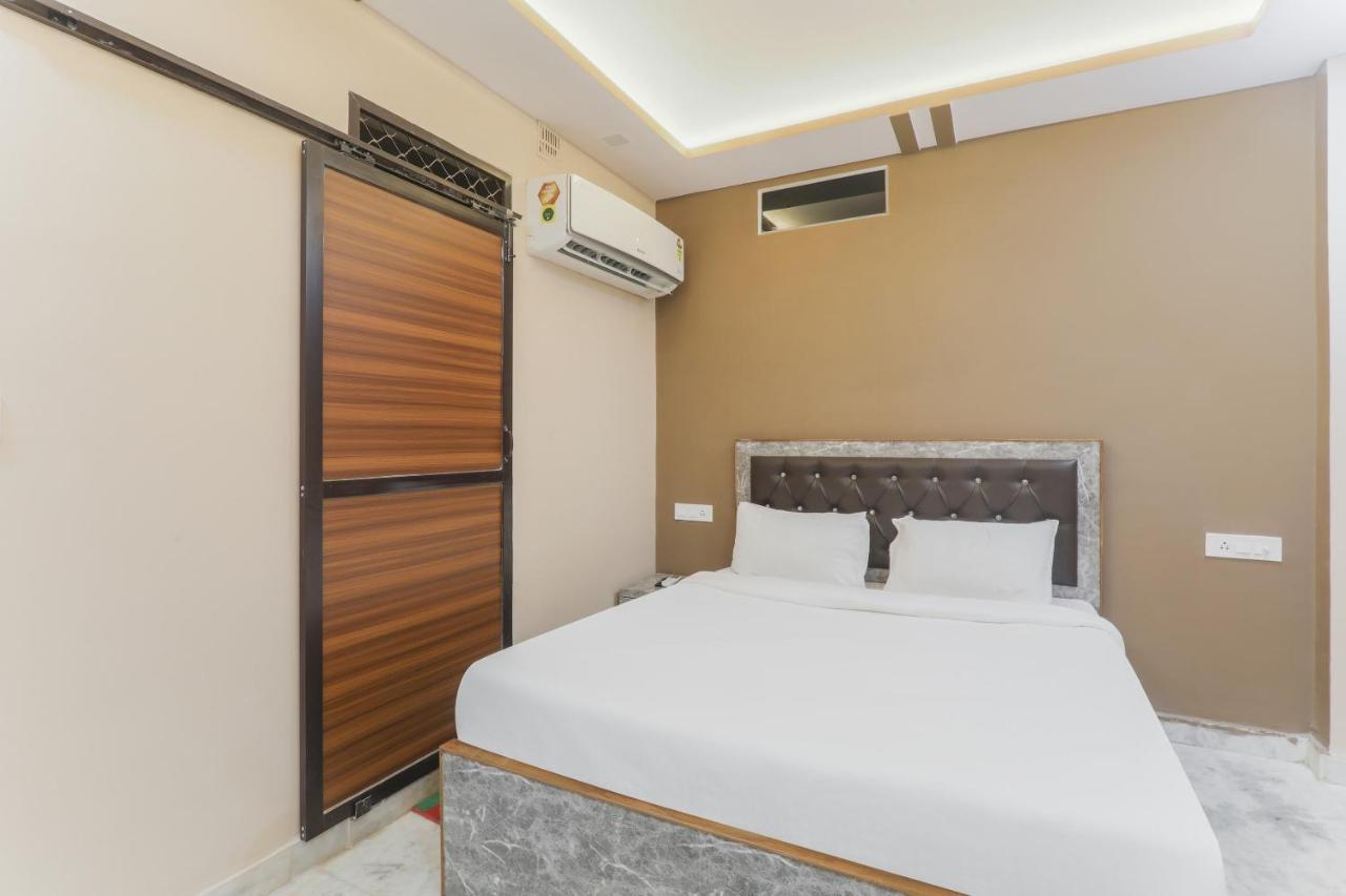 Oyo Tripureswari Guest House Пури Екстериор снимка