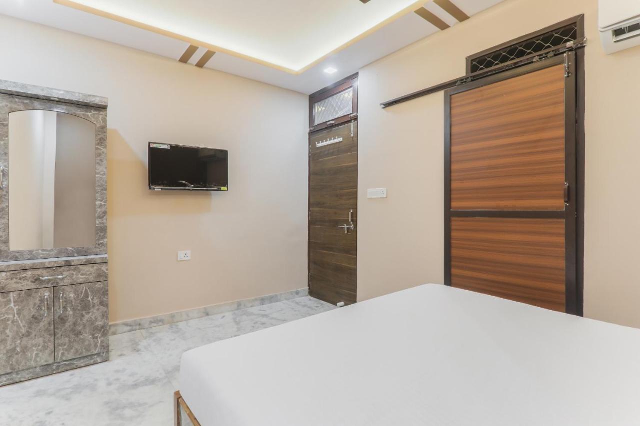 Oyo Tripureswari Guest House Пури Екстериор снимка