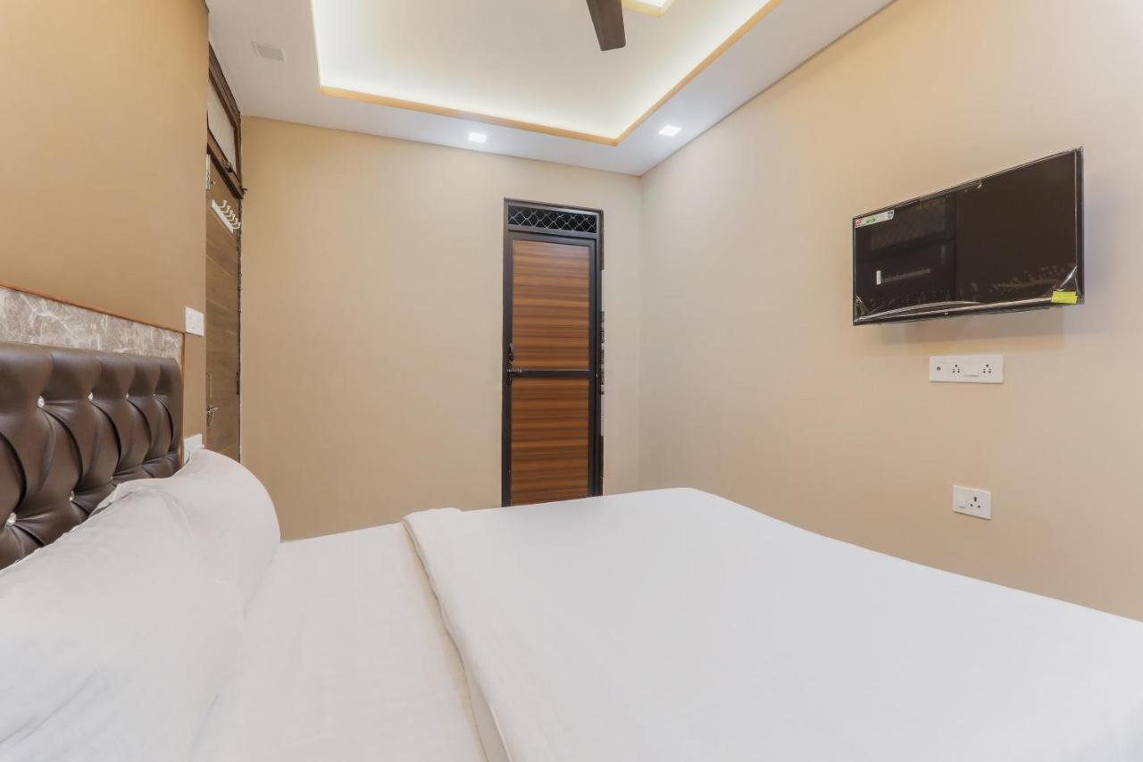 Oyo Tripureswari Guest House Пури Екстериор снимка