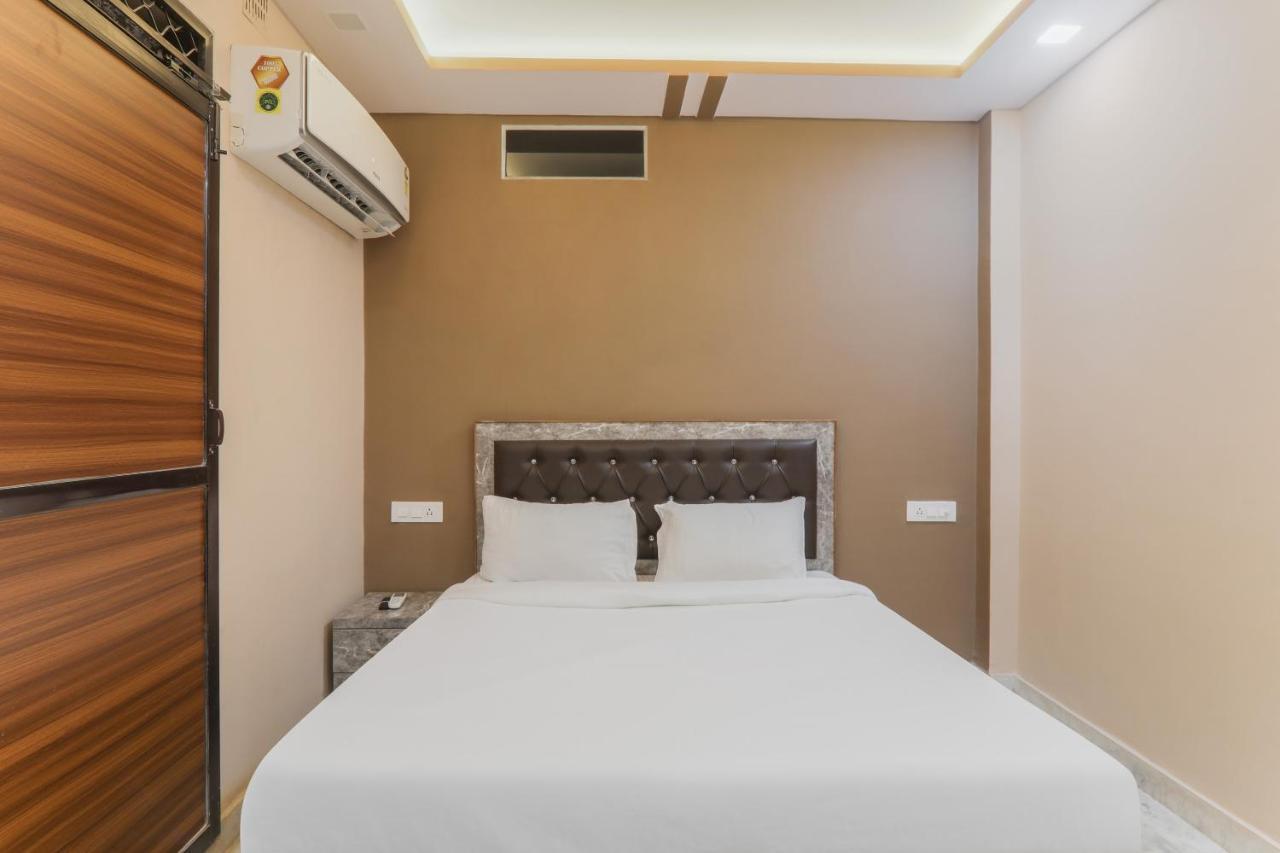 Oyo Tripureswari Guest House Пури Екстериор снимка