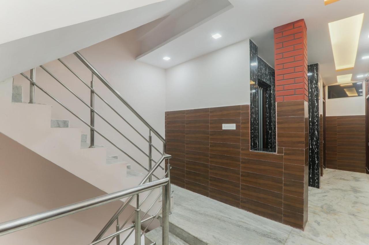 Oyo Tripureswari Guest House Пури Екстериор снимка