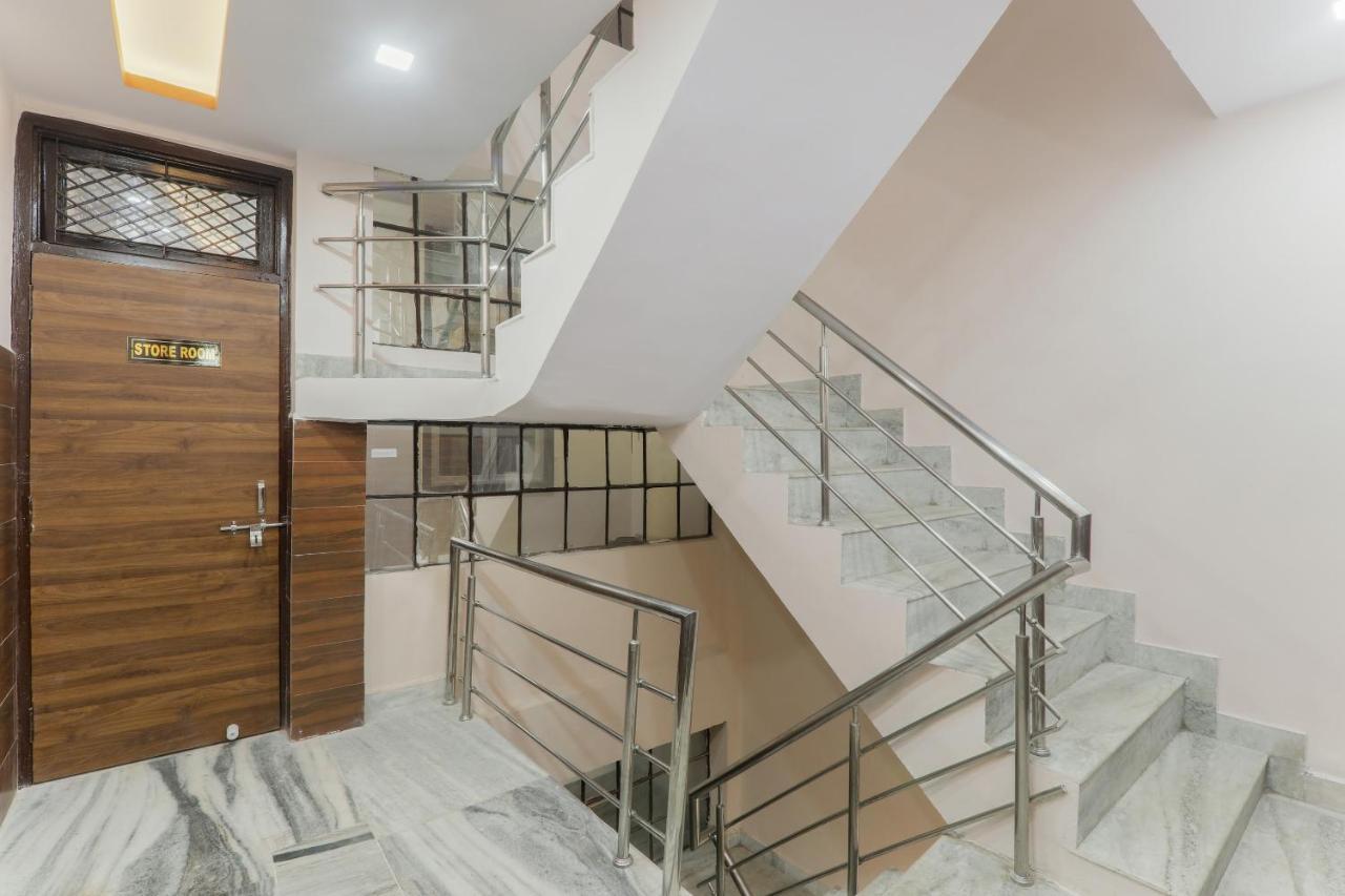 Oyo Tripureswari Guest House Пури Екстериор снимка