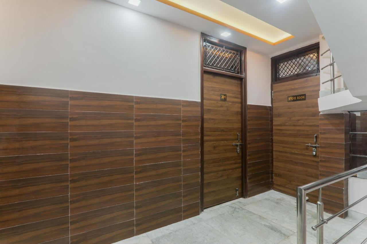 Oyo Tripureswari Guest House Пури Екстериор снимка